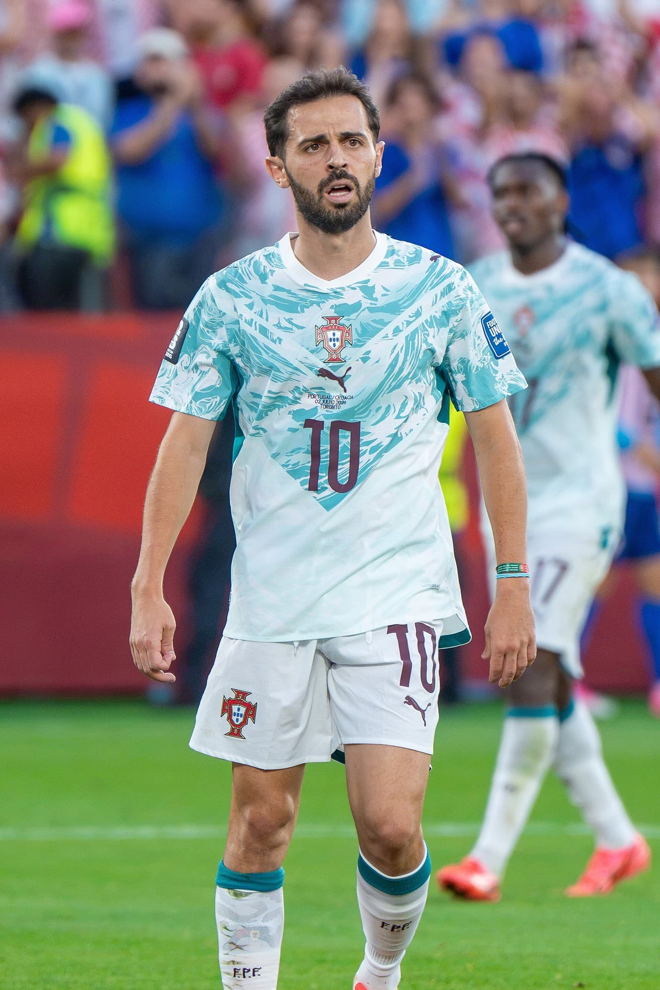 Bernardo Silva në fushë me uniformën e Portugalisë dhe numrin 10.